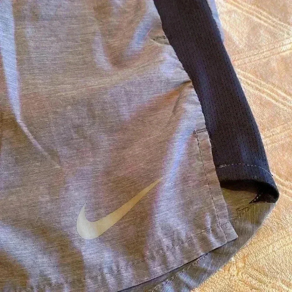 Nike Dri Fit Gray Woman’s Shorts, Size Medium. - Picture 2 of 9